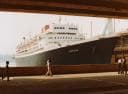 veendam-1973-docked-at-the-new-york-terminal-1983-blog.jpg