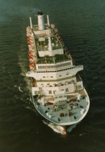 Nieuw Amsterdam 1983 Air photo from bow maiden voyage