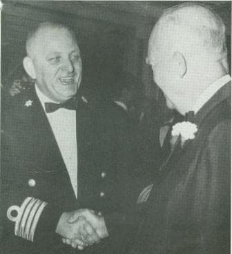 Capt. Snelleman meets Eisenhouwer Cancer Society New York on board NA 1961 web