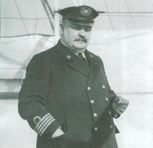 capt P van den Heuvel small