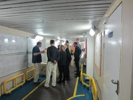 The trainer and team "on location. (Both Photos courtesy by Security Officer ms Noordam "JP" J.R Prins.)