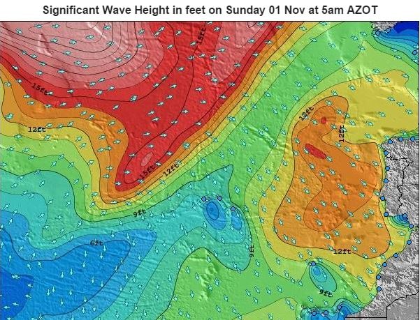The Azores are back in the blue and the green. And with a bit of luck the red of another wave field will stay nicely to the North. (chart courtesy of Surf-forecast.com)