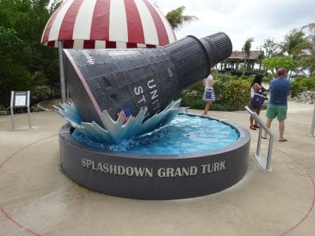 Centre piece of the exhibition, a not completely life size model of the landing capsule.