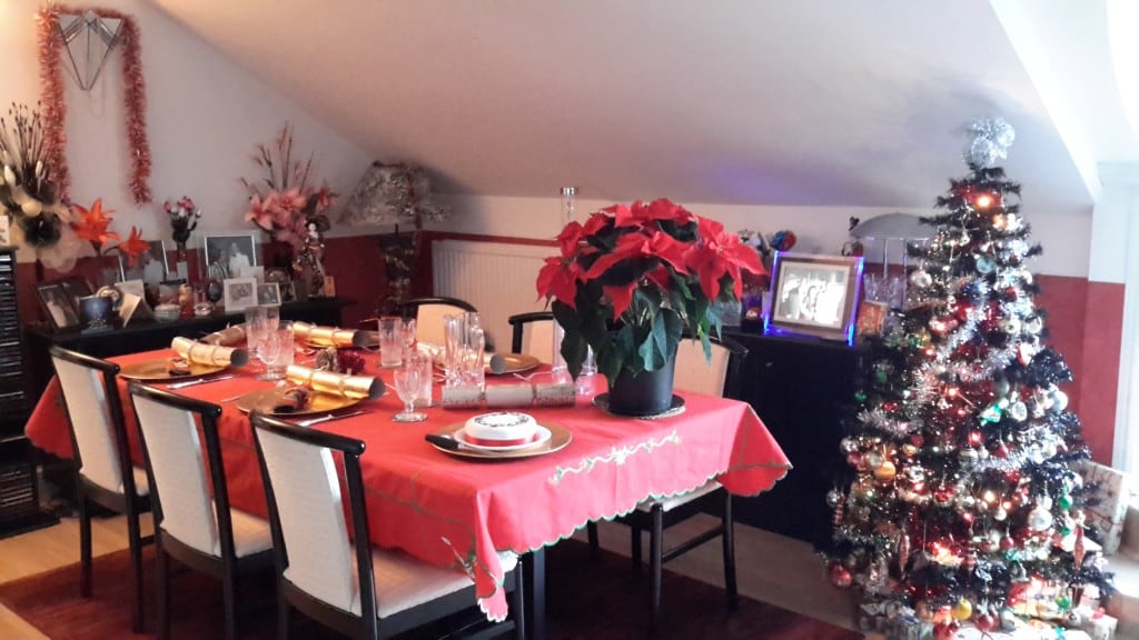 I am not dreaming of a white christmas but of setting it all up. Decorating trees and setting the table is my job as part of the Christmas celebrations.